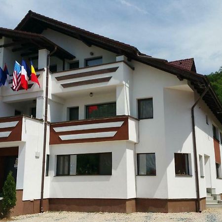 Rîşnov 若森维维乐旅馆酒店 外观 照片