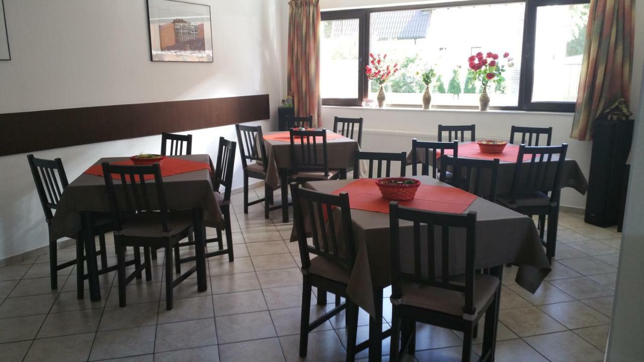 Rîşnov 若森维维乐旅馆酒店 外观 照片