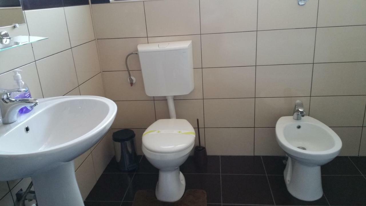Rîşnov 若森维维乐旅馆酒店 外观 照片